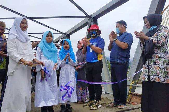Berkat Komunikasi Yang Baik RG dan HP bersama Menteri PUPR, Jembatan Bulobulontu Cepat Kembali Berfungsi 