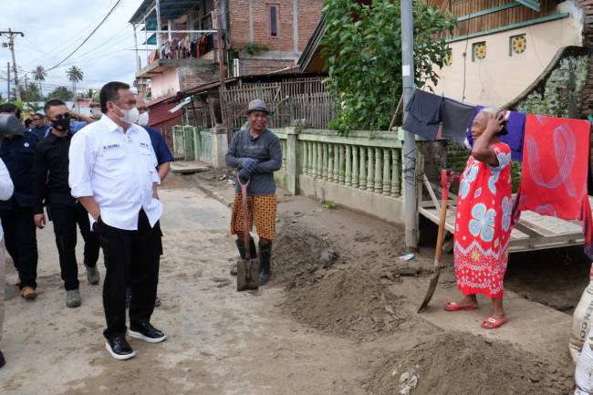 RG Terima Keluhan Warga Korban Banjir Kota Gorontalo