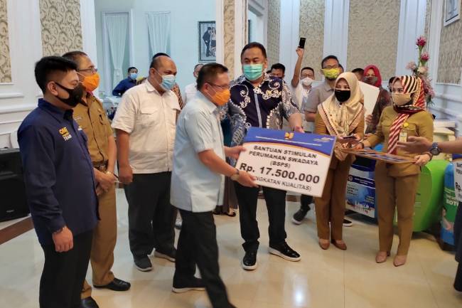 Warga Minta Rachmat Gobel Perjuangkan Lagi BSPS Untuk Kota Gorontalo Tahun Depan